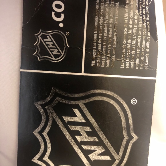 NEW⭐️ Toronto Maple Leafs dress shirt with tie - Picture 8 of 8